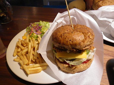 フライドチキン・バーガー