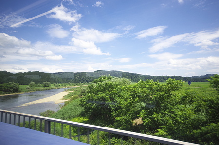 最上支流の青空