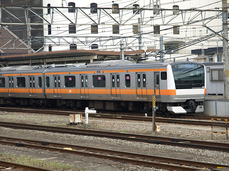 E233系中央線(八王子駅)