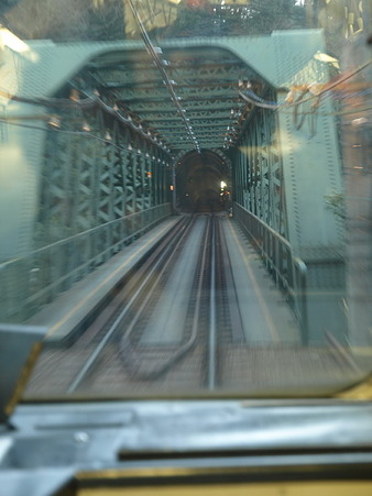 箱根登山電車の車窓(早川橋梁界隈)