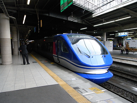 HOT7000系(新大阪駅)