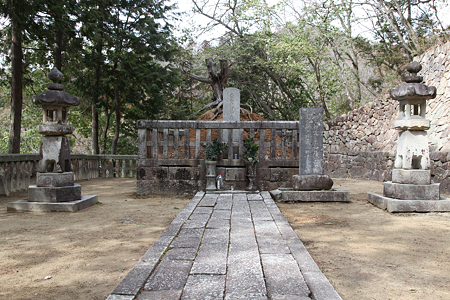 郡山城・常栄寺跡・毛利隆元墓所 -03