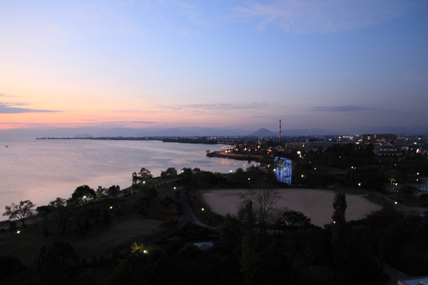 ホテルから　琵琶湖の夕景
