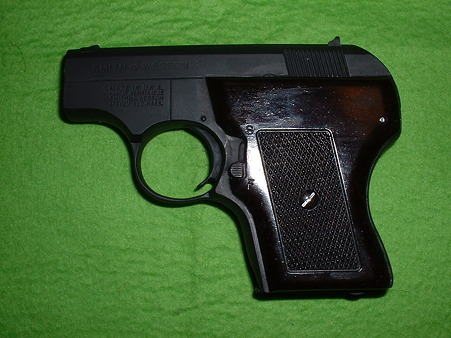 虎ビス屋 実銃型取り「S&W M61 エスコート」 レジンキャスト製 無可動文鎮 塗装済 左側面 Doburoku-TA