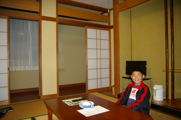 宿に到着して、部屋でひと休み