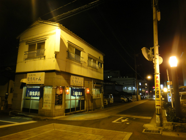 昭和の香りが色濃く残る建物と町